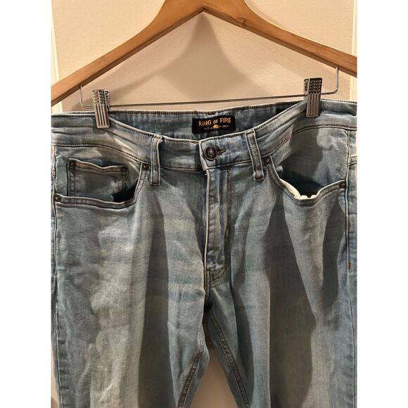 Ring of Fire Men's Slim Light Distress Jeans Size W33 L30 - Picture 7 of 11